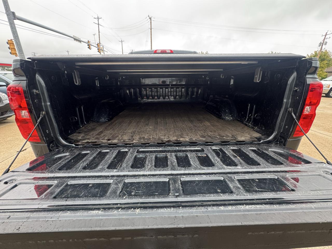Chevrolet Silverado photo 18