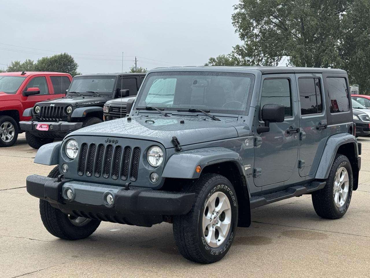Jeep Wrangler photo 2