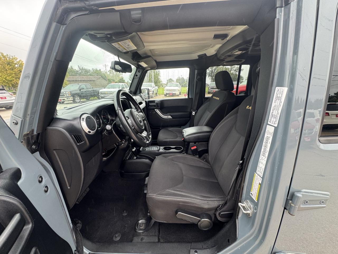 Jeep Wrangler photo 9
