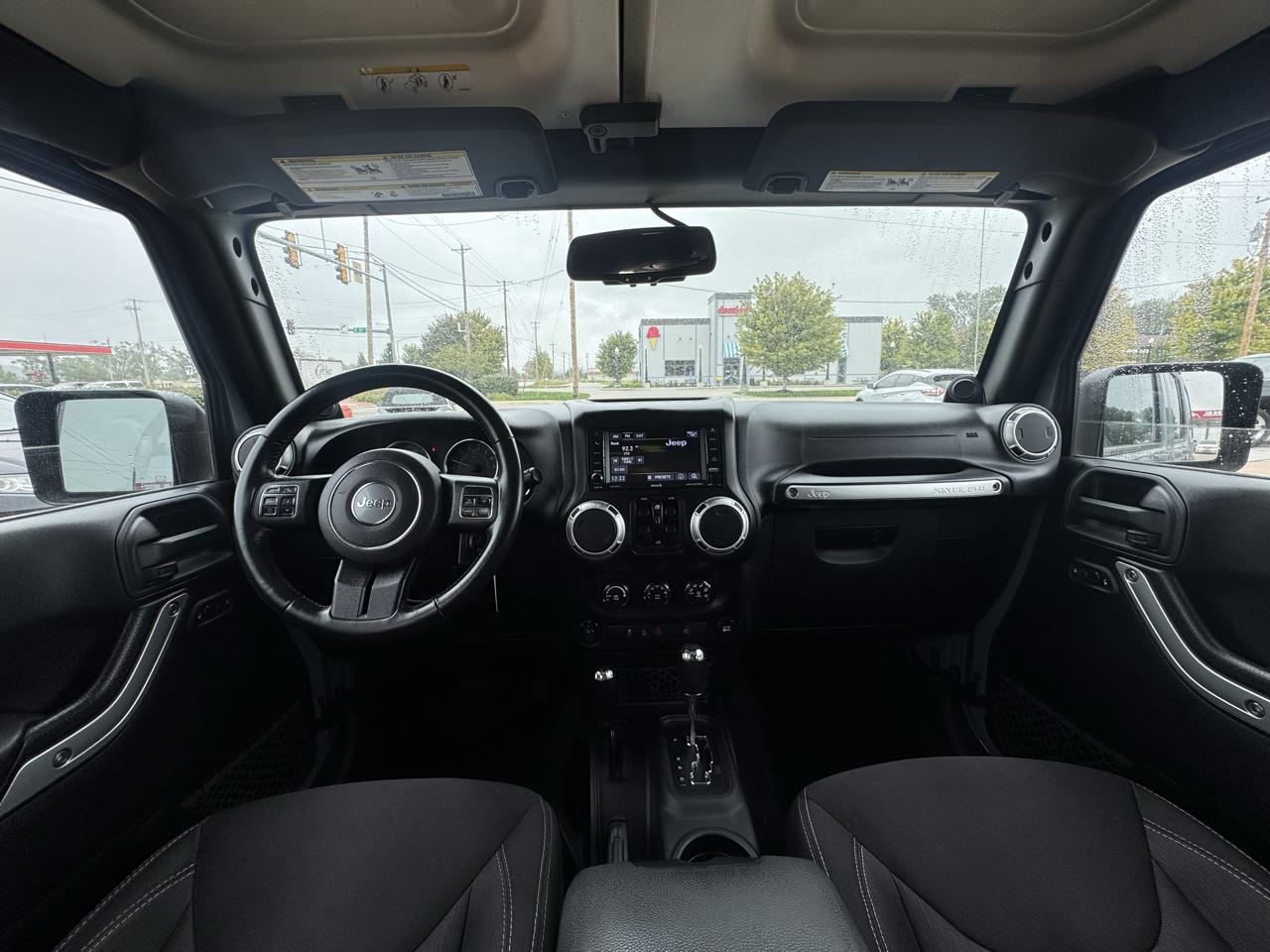Jeep Wrangler photo 10