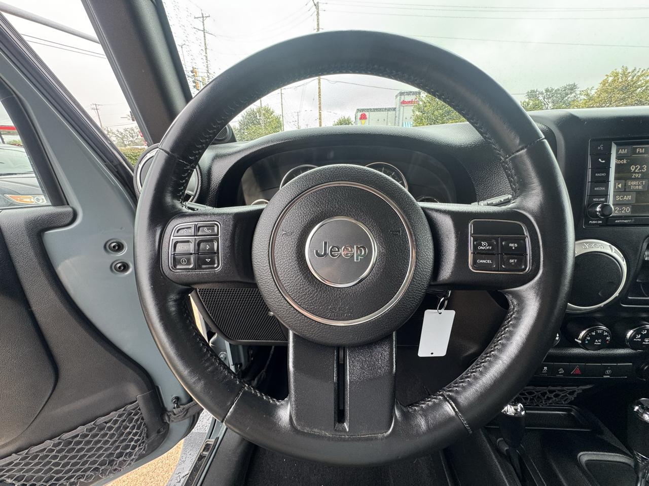 Jeep Wrangler photo 11