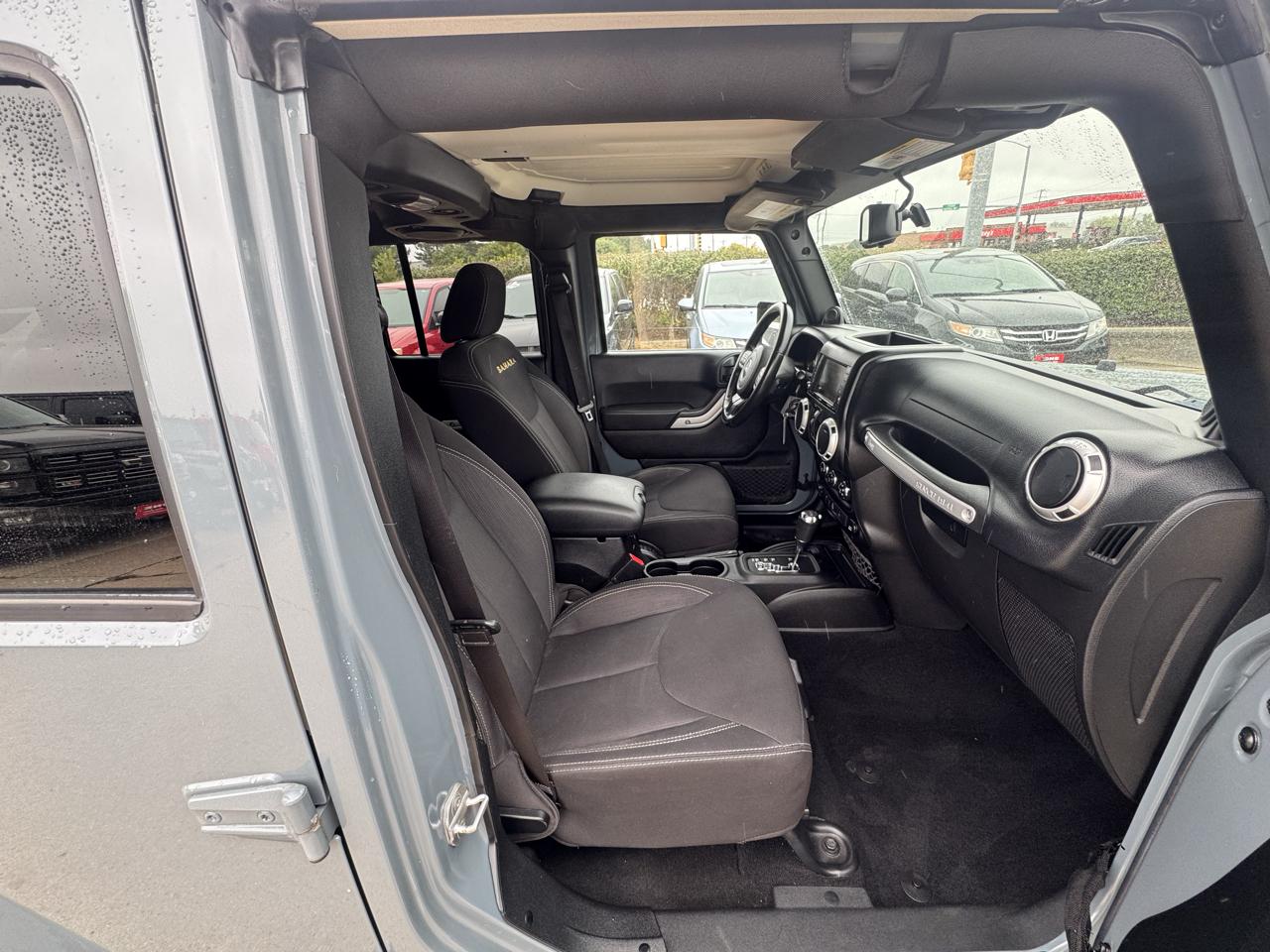 Jeep Wrangler photo 14