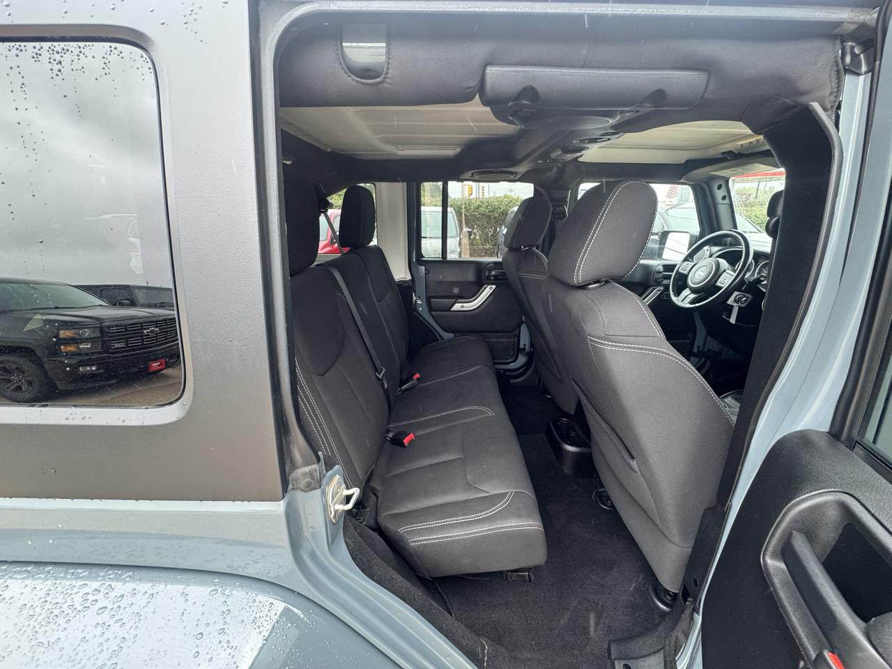 Jeep Wrangler photo 16