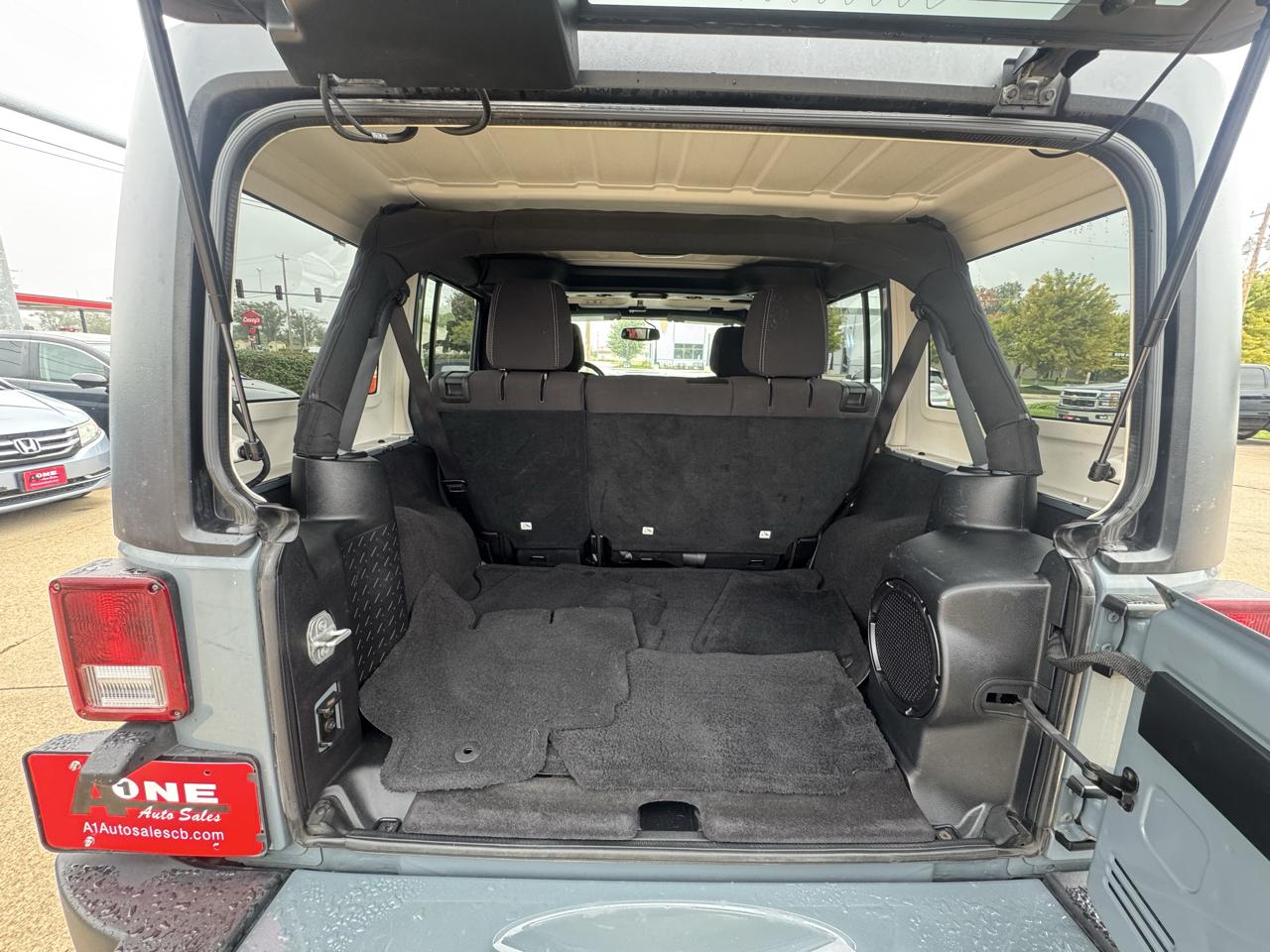 Jeep Wrangler photo 17