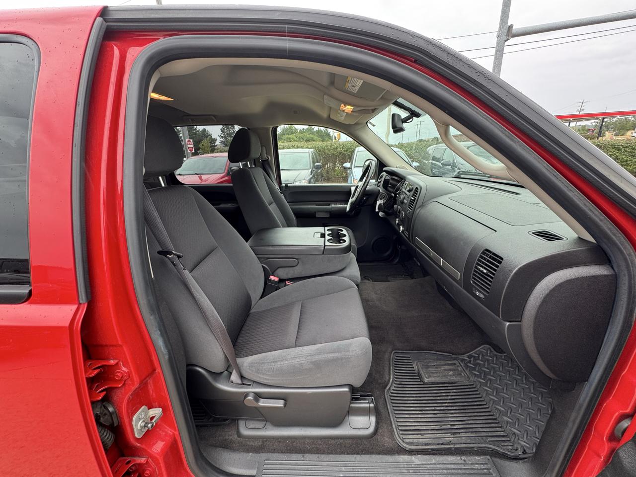 Chevrolet Silverado 1500 4WD Crew Cab 143.5" LT 2009