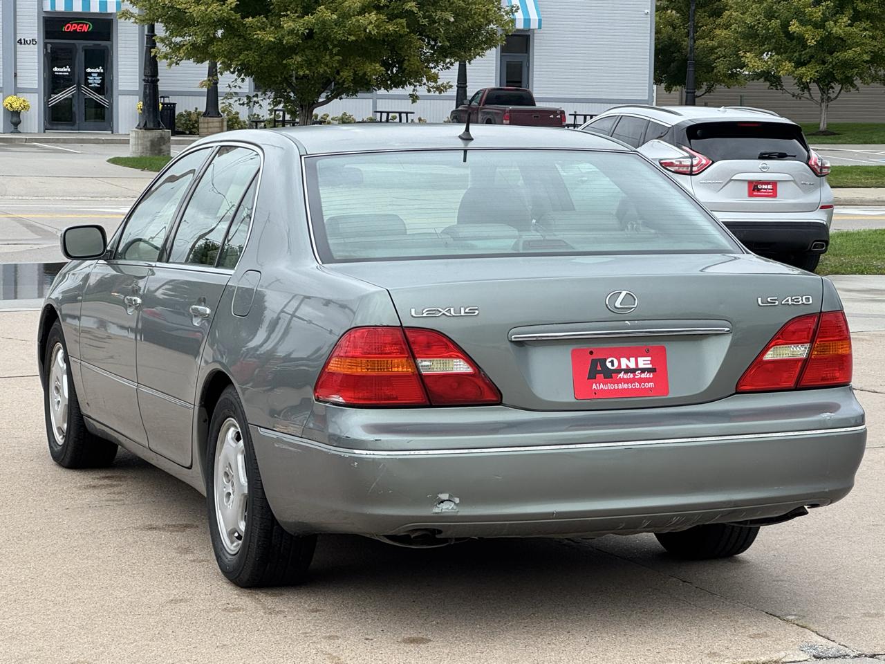 Lexus LS 430 4dr Sdn 2002