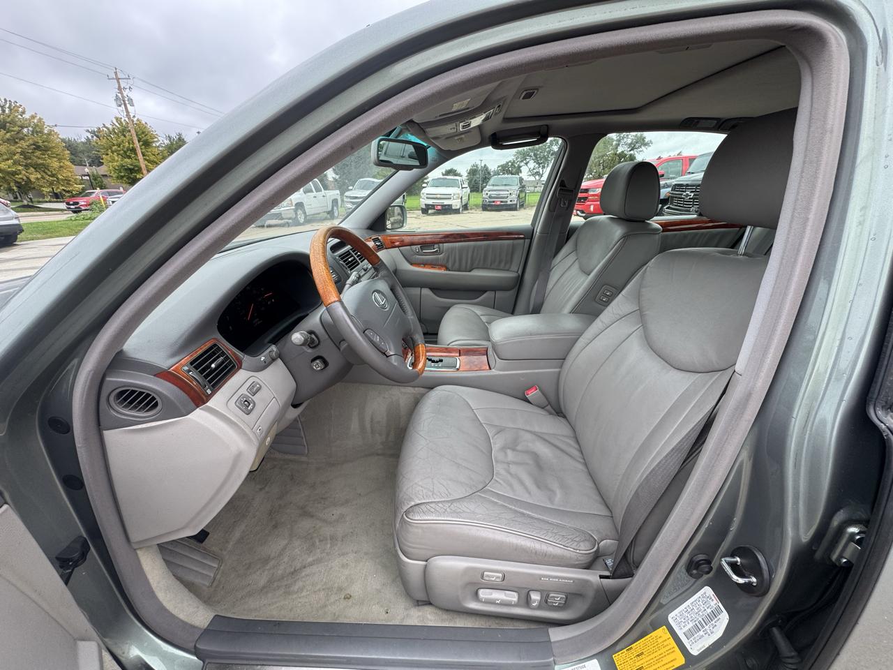 Lexus LS 430 4dr Sdn 2002