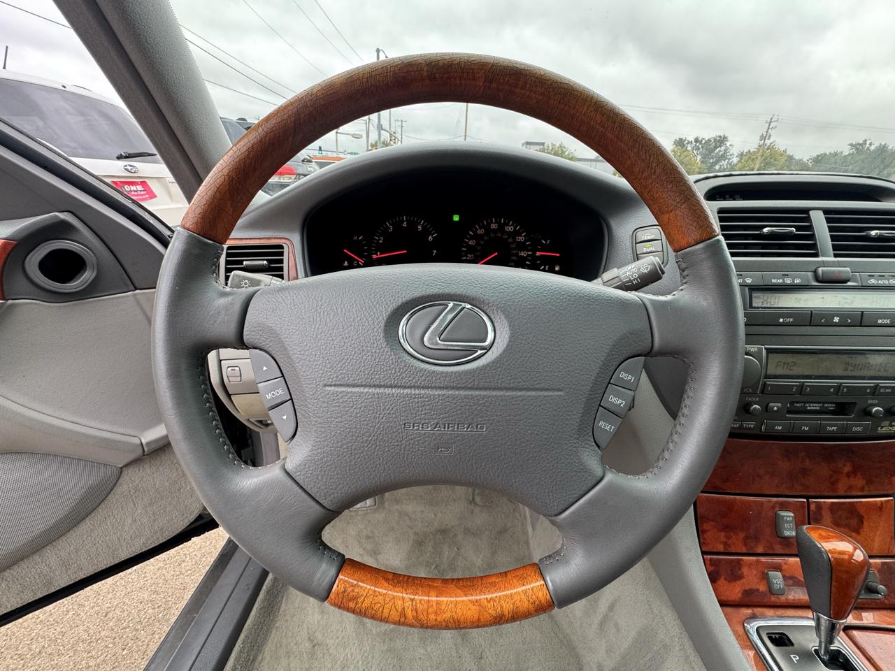 Lexus LS 430 4dr Sdn 2002