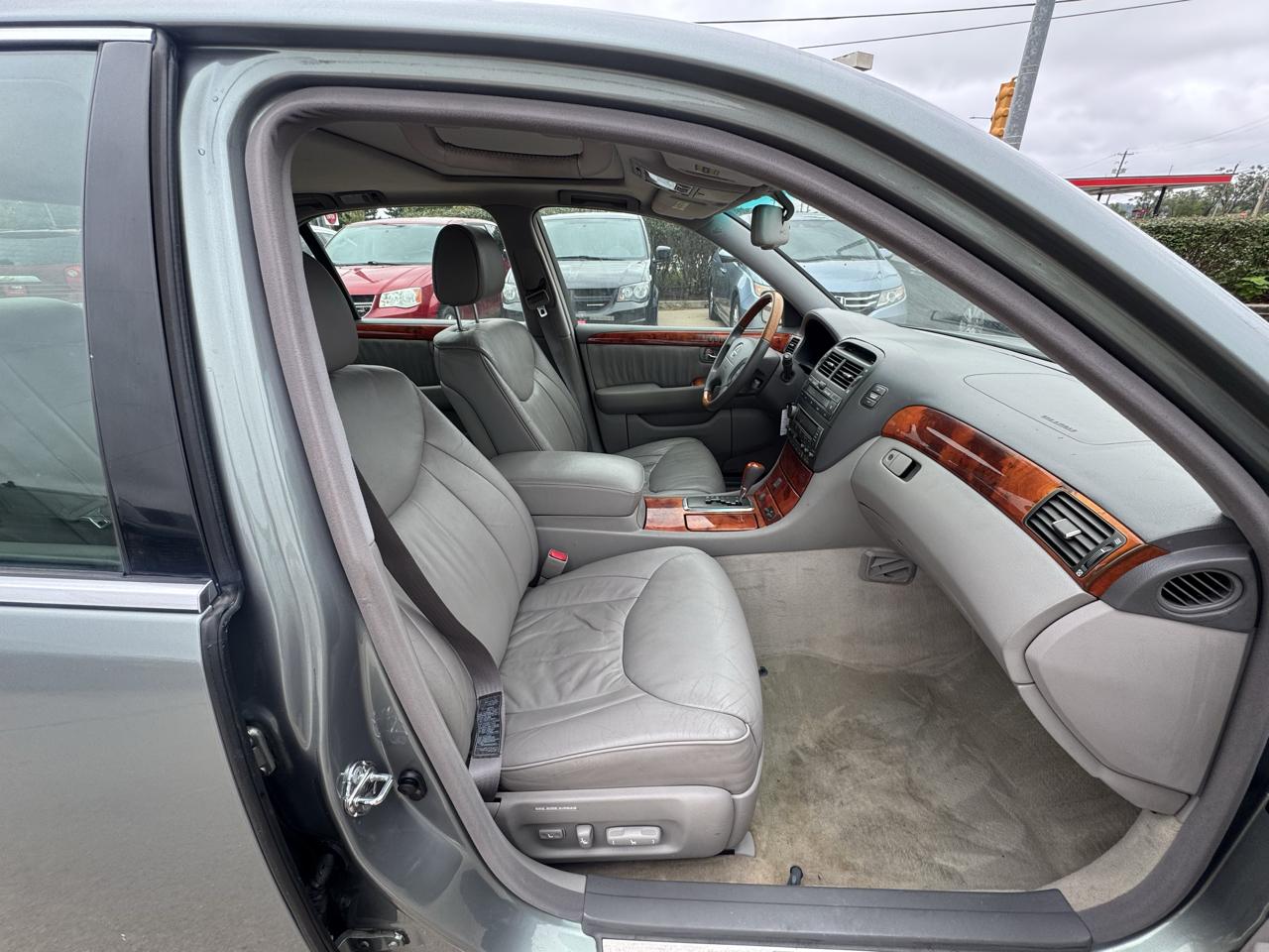 Lexus LS 430 4dr Sdn 2002