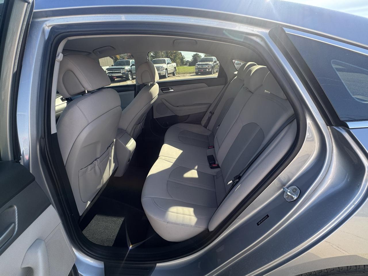 Hyundai Sonata SE 2.4L 2017