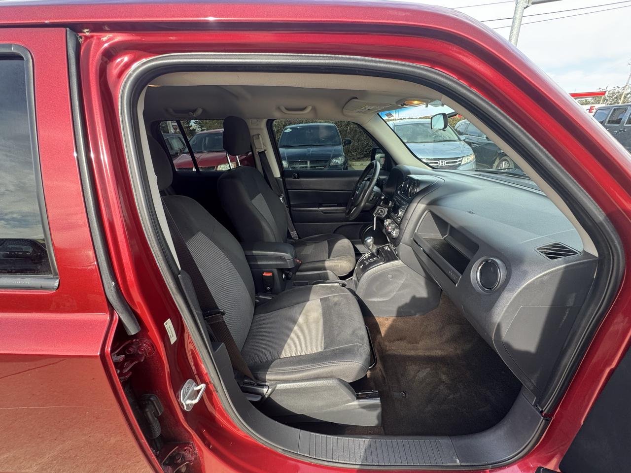 Jeep Patriot FWD 4dr Latitude 2014