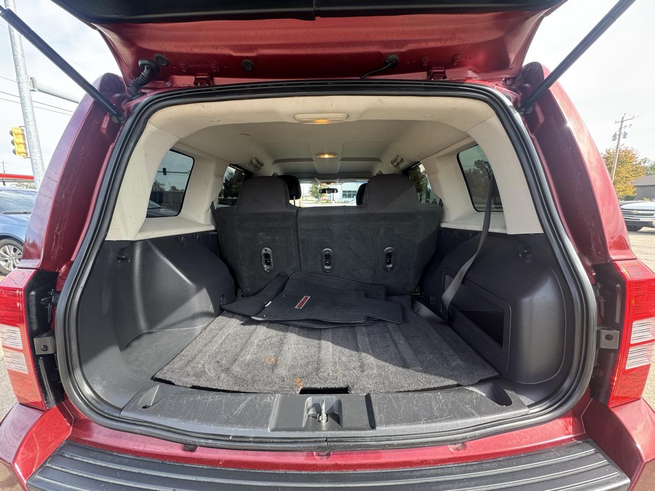 Jeep Patriot FWD 4dr Latitude 2014