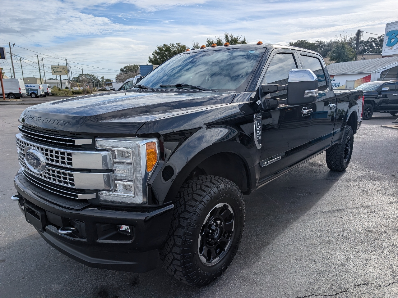 Ford Super Duty F-250 SRW Platinum 4WD Crew Cab 8' Box 2018