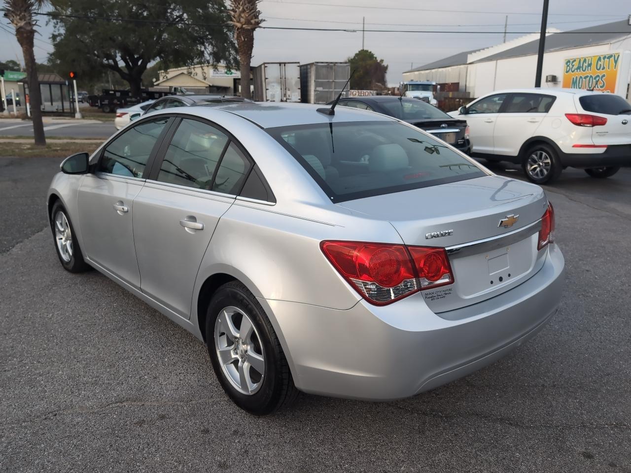 Chevrolet Cruze 4dr Sdn LT w/1LT 2012