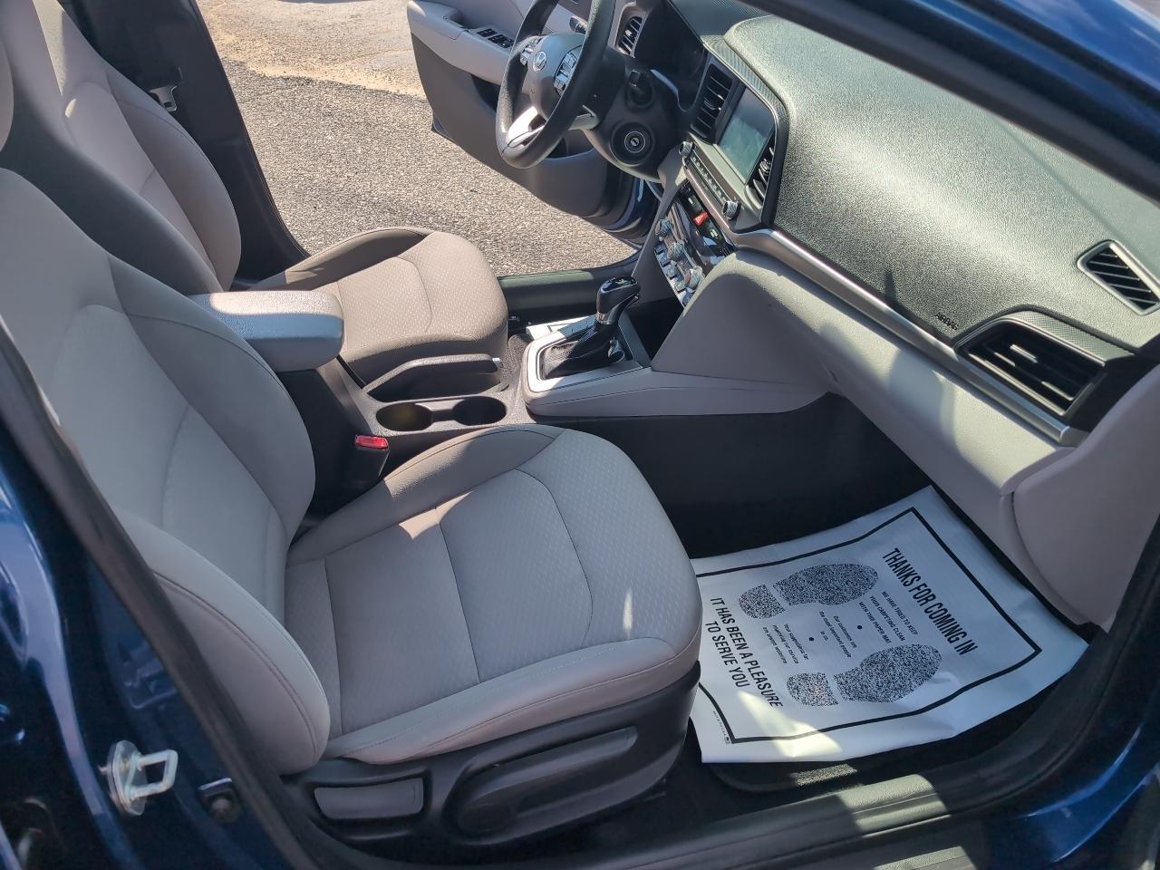 Hyundai Elantra SEL IVT 2020