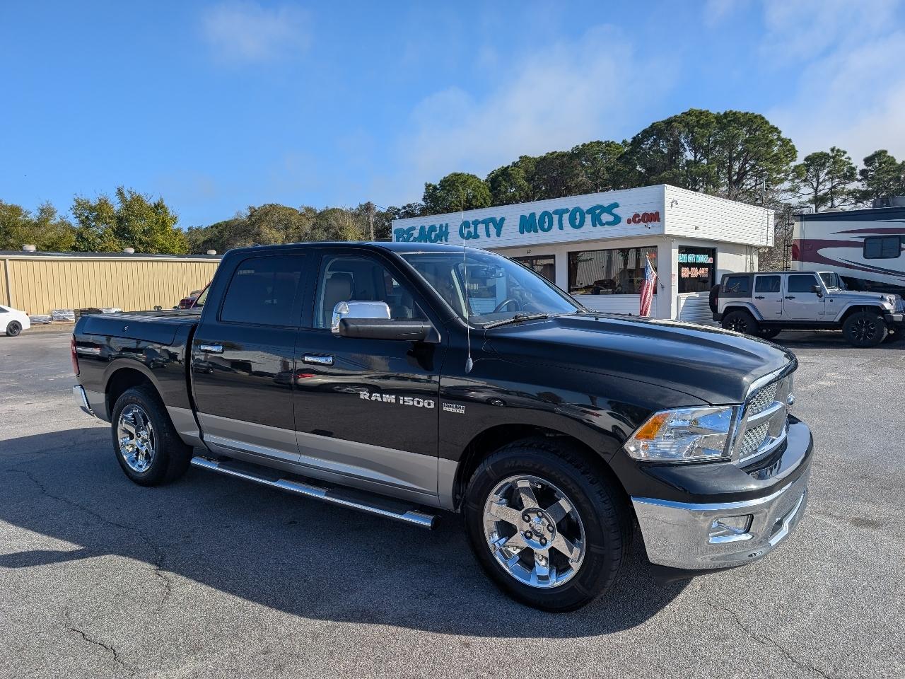 RAM 1500 2WD Crew Cab 140.5" Laramie 2011
