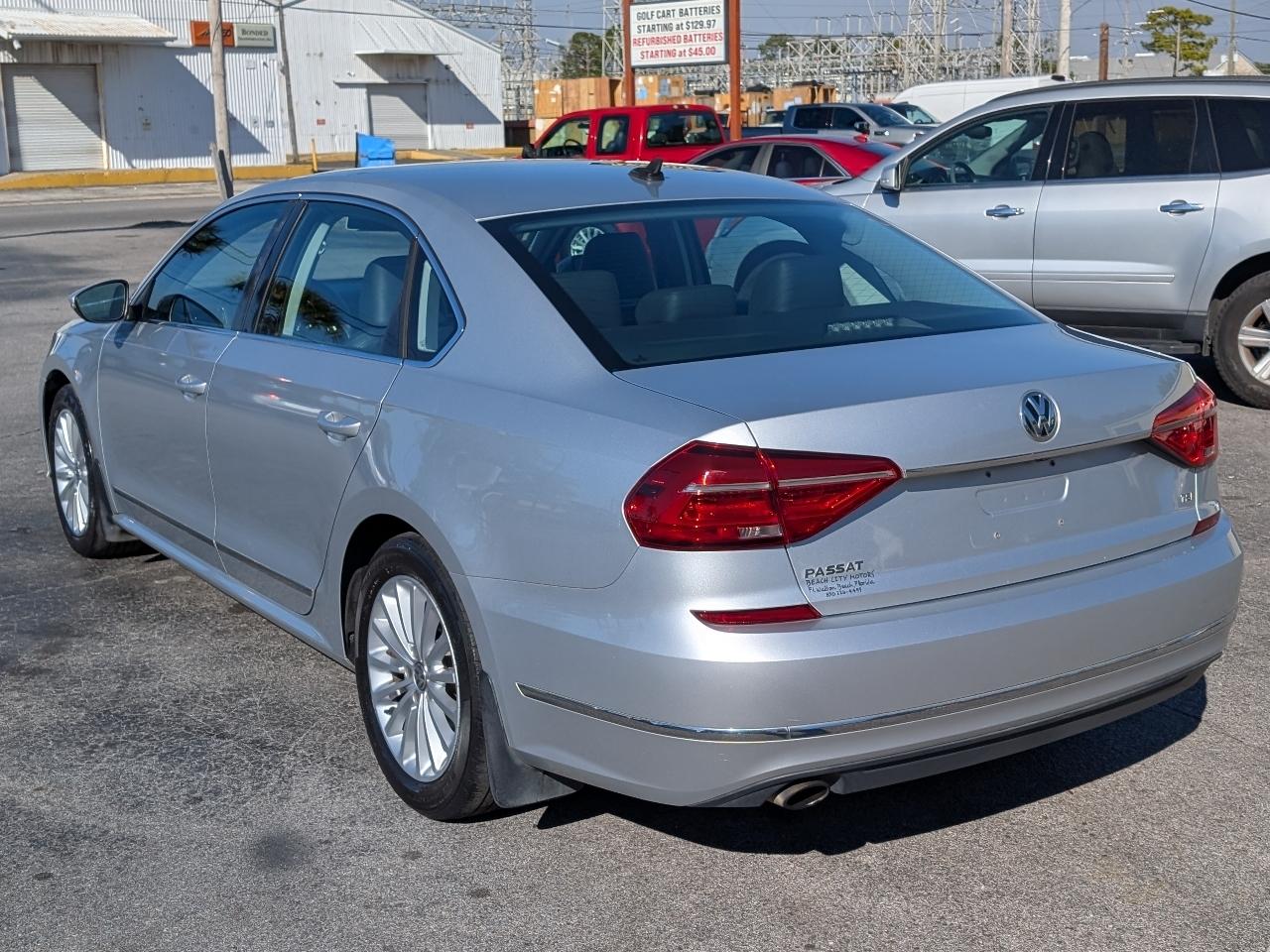 Volkswagen Passat 4dr Sdn 1.8T Auto SE 2016