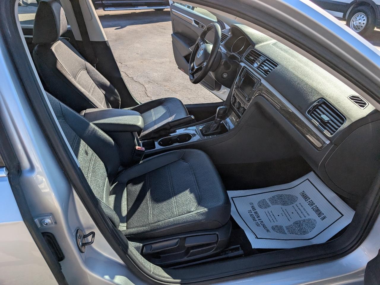 Volkswagen Passat 4dr Sdn 1.8T Auto SE 2016