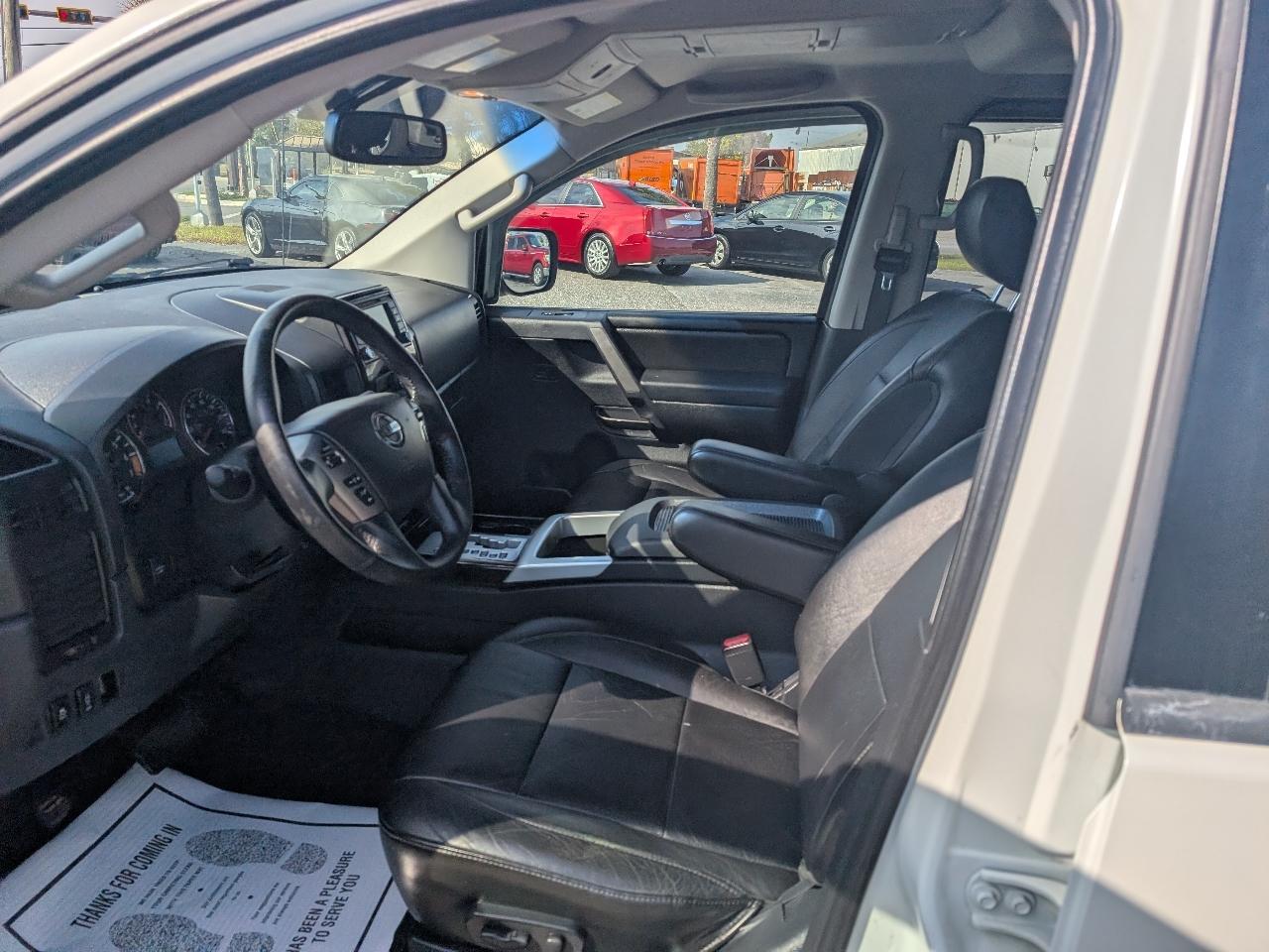 Nissan Titan 2WD Crew Cab SWB SL 2013