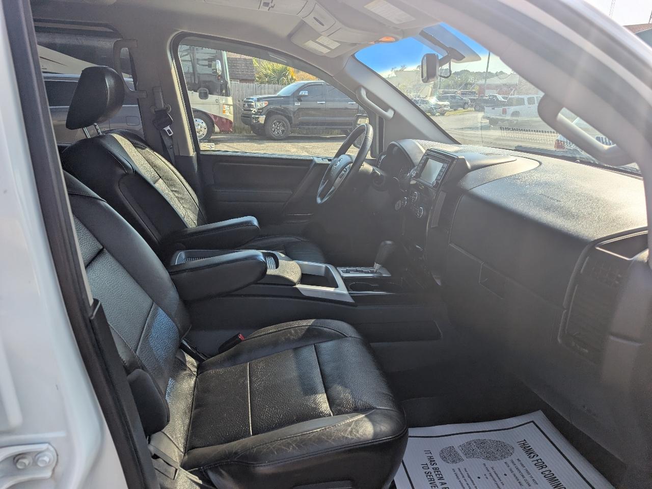 Nissan Titan 2WD Crew Cab SWB SL 2013