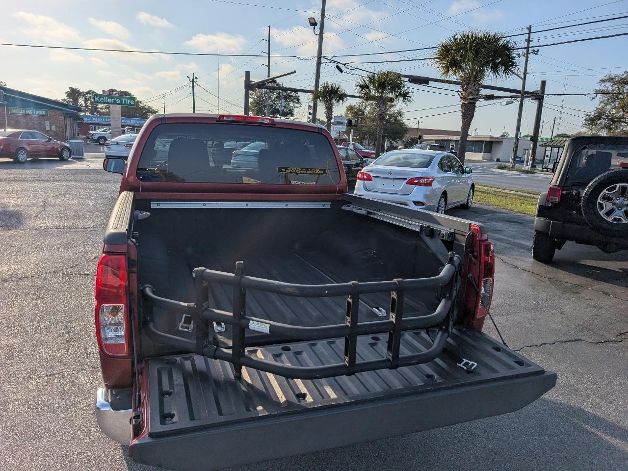 Nissan Frontier 2WD Crew Cab SWB Auto SV 2013