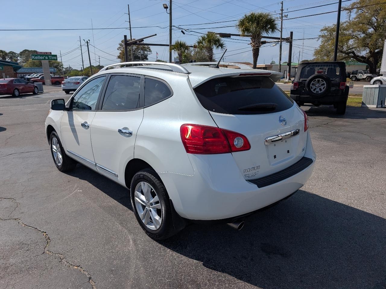 Nissan Rogue FWD 4dr SV 2013