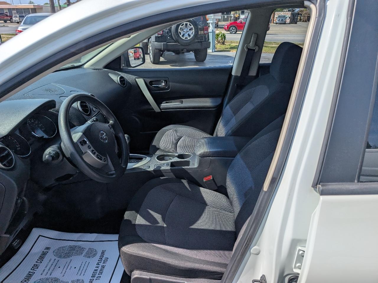 Nissan Rogue FWD 4dr SV 2013