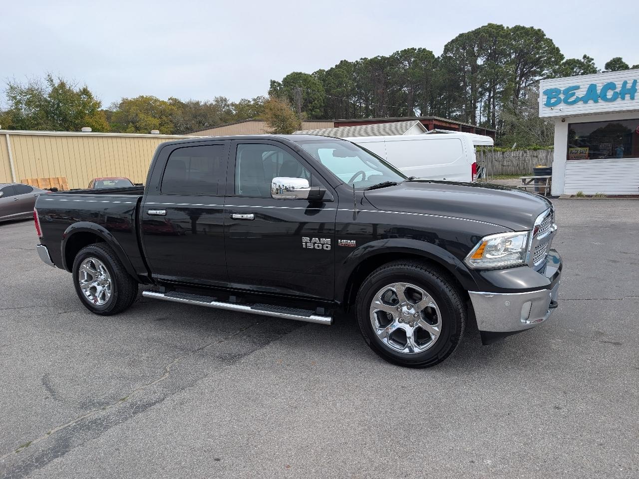 RAM 1500 2WD Crew Cab 140.5" Laramie 2016