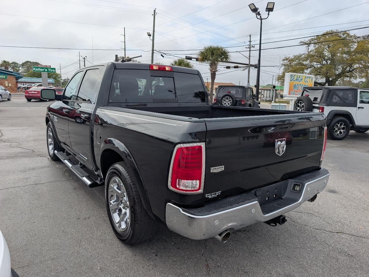 RAM 1500 2WD Crew Cab 140.5" Laramie 2016
