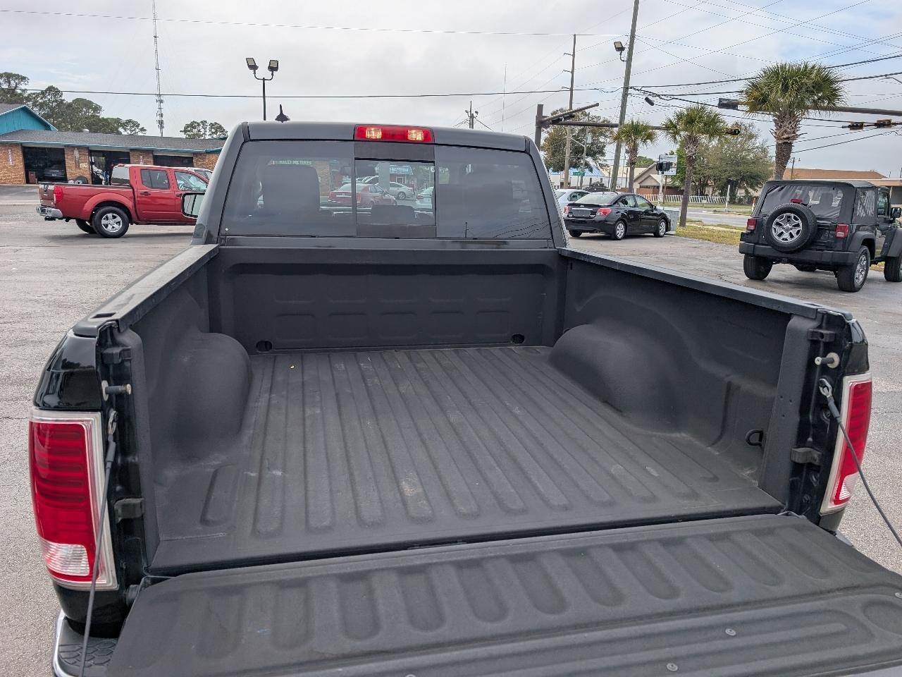 RAM 1500 2WD Crew Cab 140.5" Laramie 2016