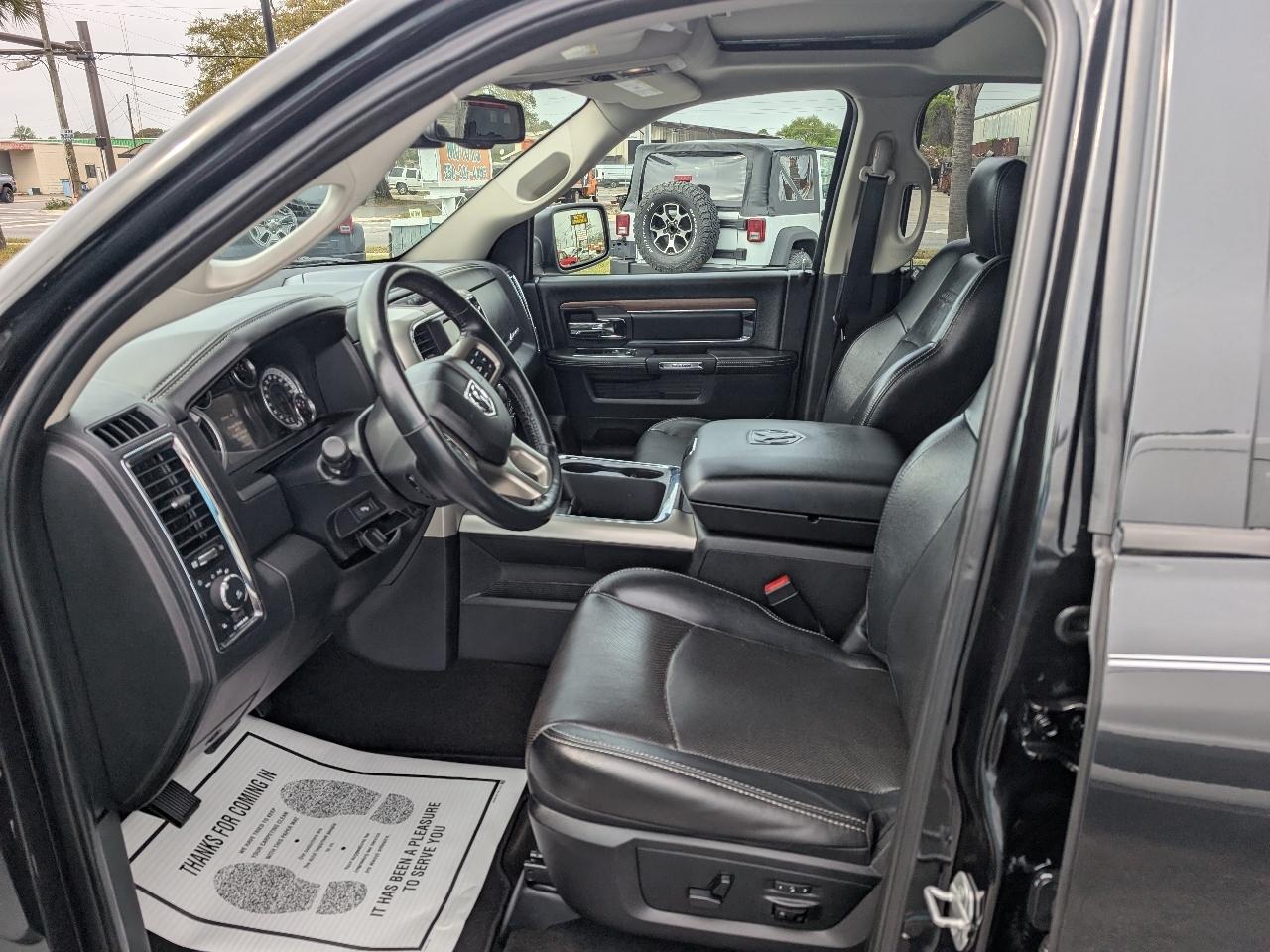 RAM 1500 2WD Crew Cab 140.5" Laramie 2016