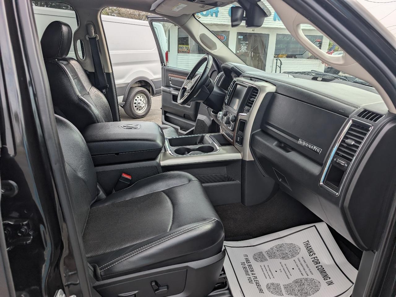 RAM 1500 2WD Crew Cab 140.5" Laramie 2016