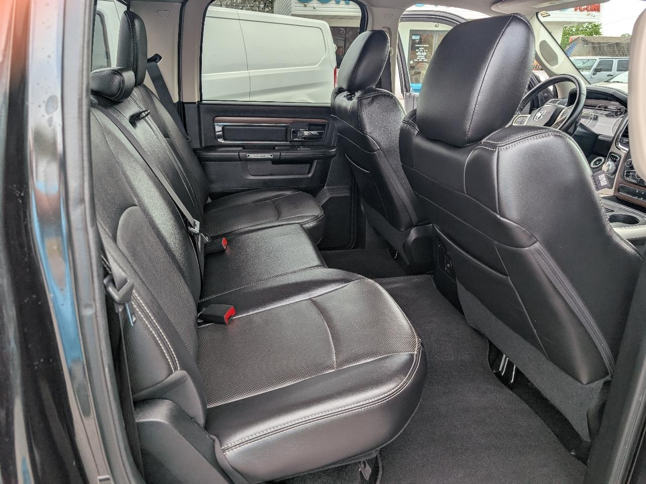 RAM 1500 2WD Crew Cab 140.5" Laramie 2016