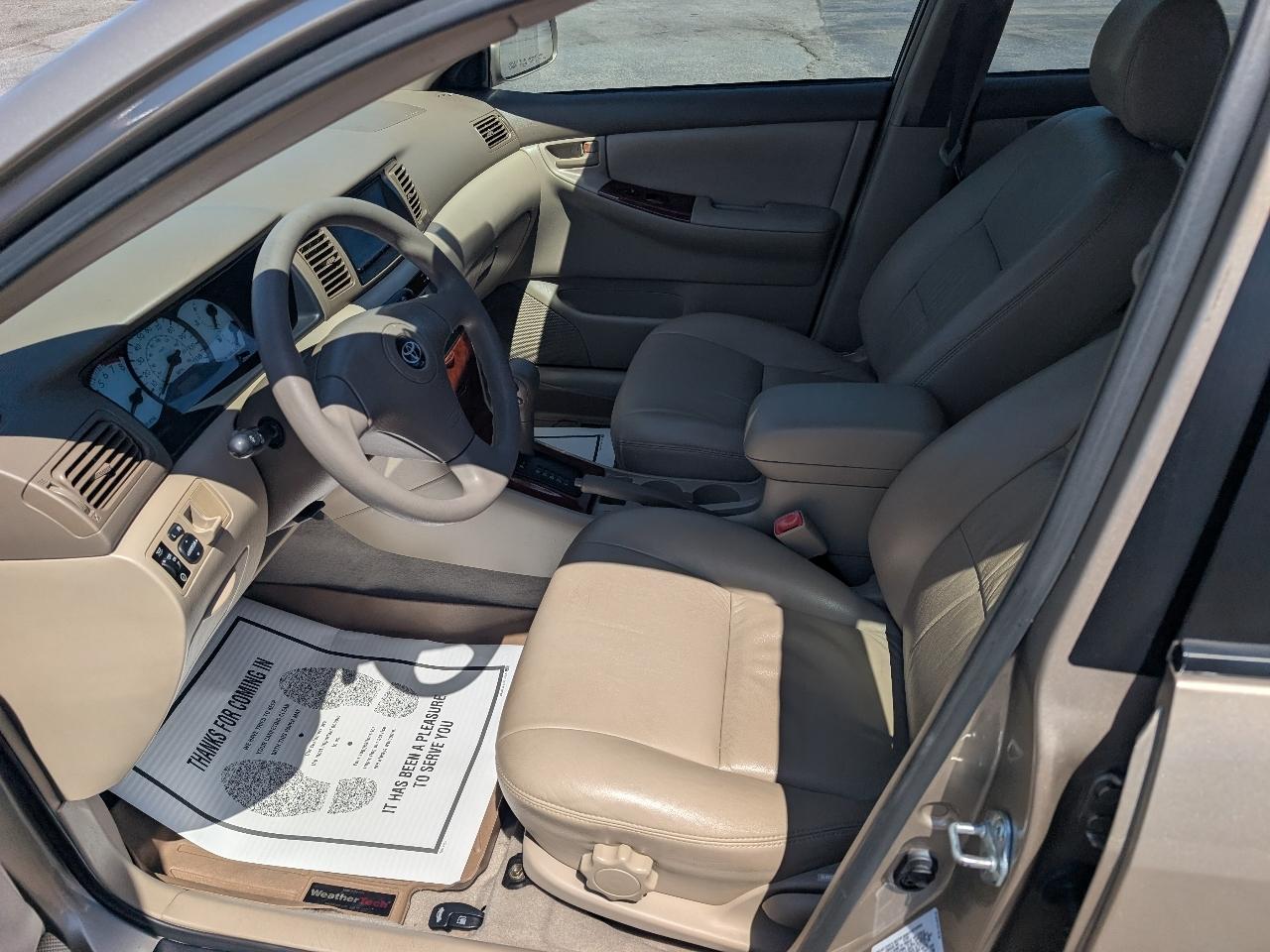 Toyota Corolla 4dr Sdn LE Auto (Natl) 2004