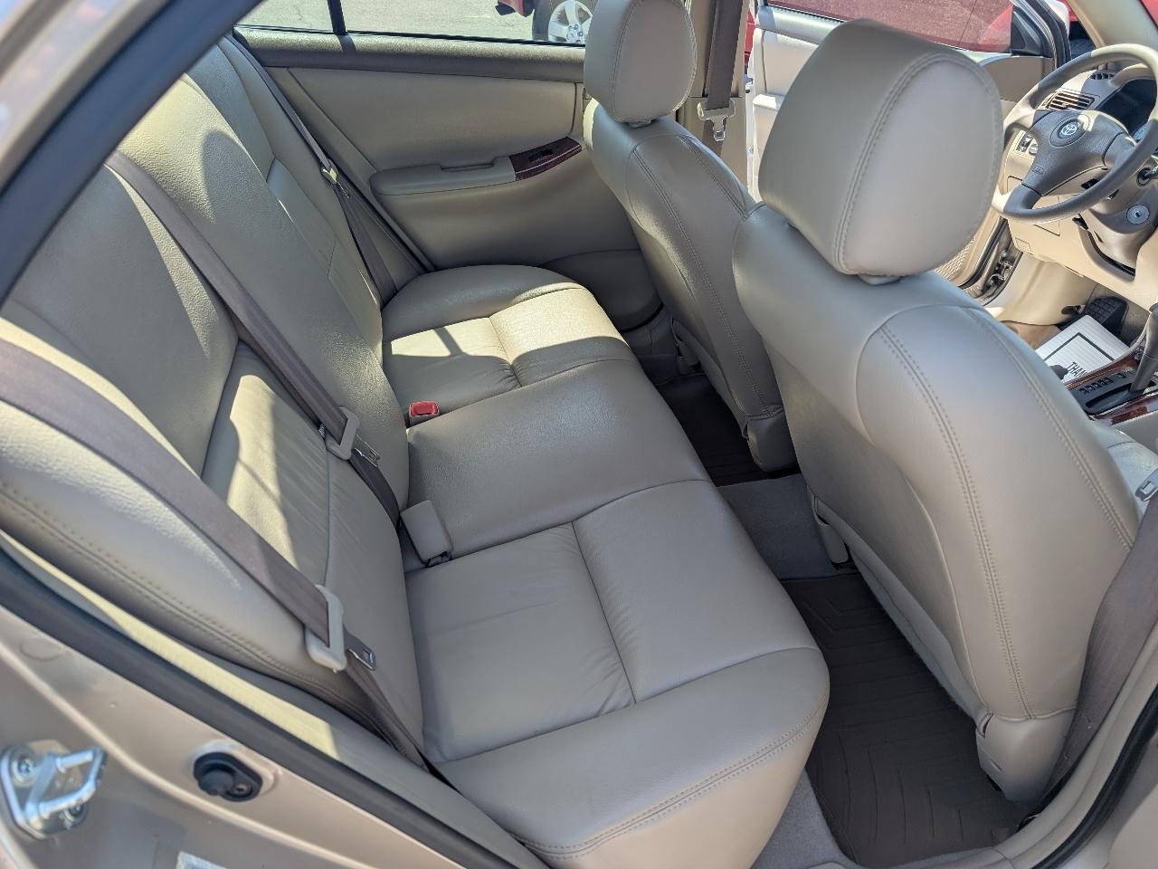 Toyota Corolla 4dr Sdn LE Auto (Natl) 2004