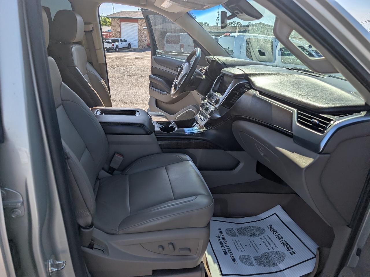 Chevrolet Suburban 2WD 4dr LT 2015