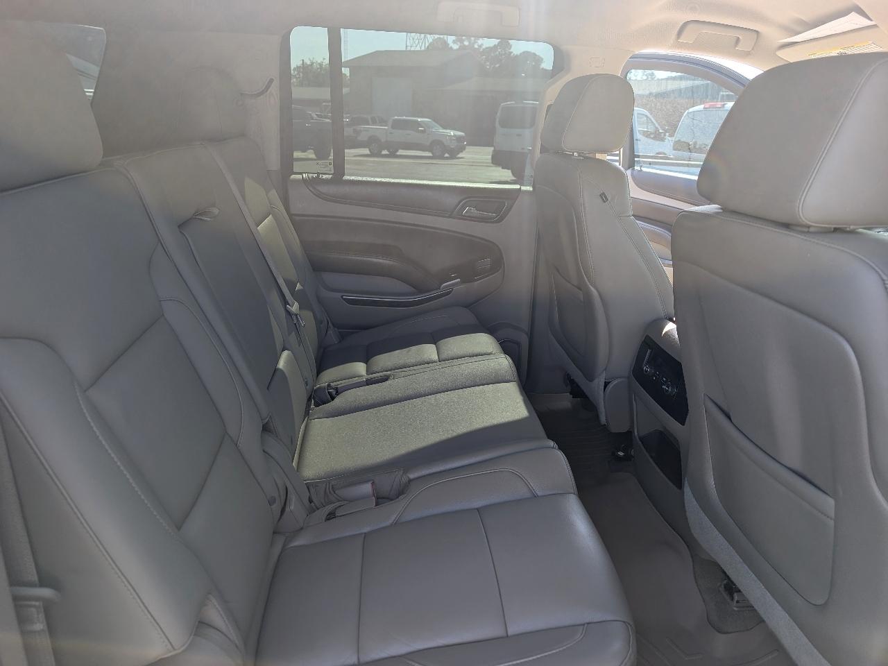 Chevrolet Suburban 2WD 4dr LT 2015