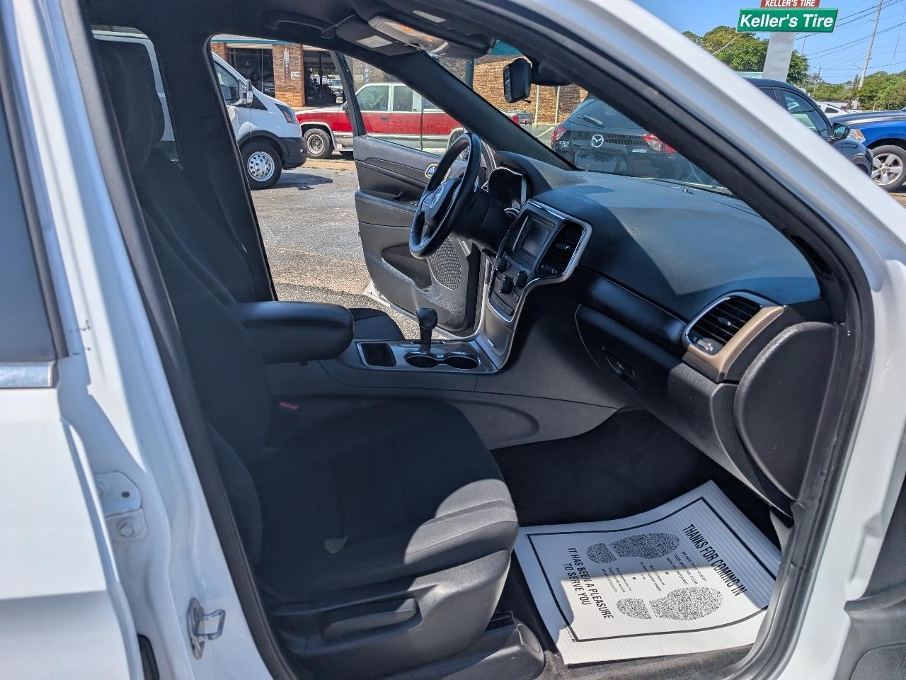 Jeep Grand Cherokee RWD 4dr Laredo 2015