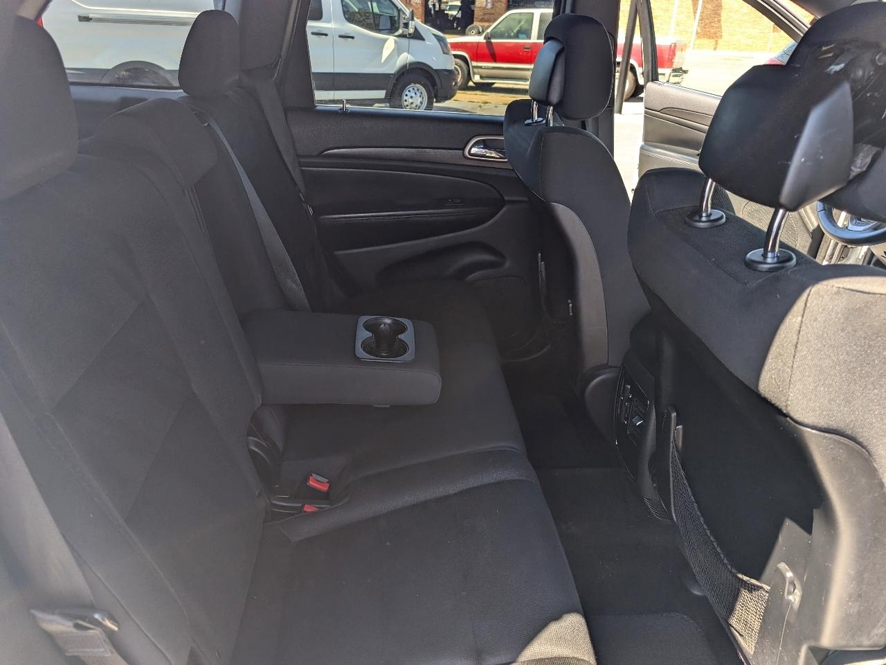 Jeep Grand Cherokee RWD 4dr Laredo 2015