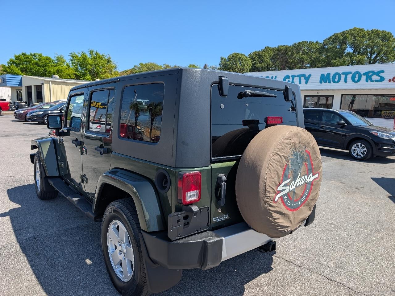 Jeep Wrangler 4WD 4dr Unlimited Sahara 2008