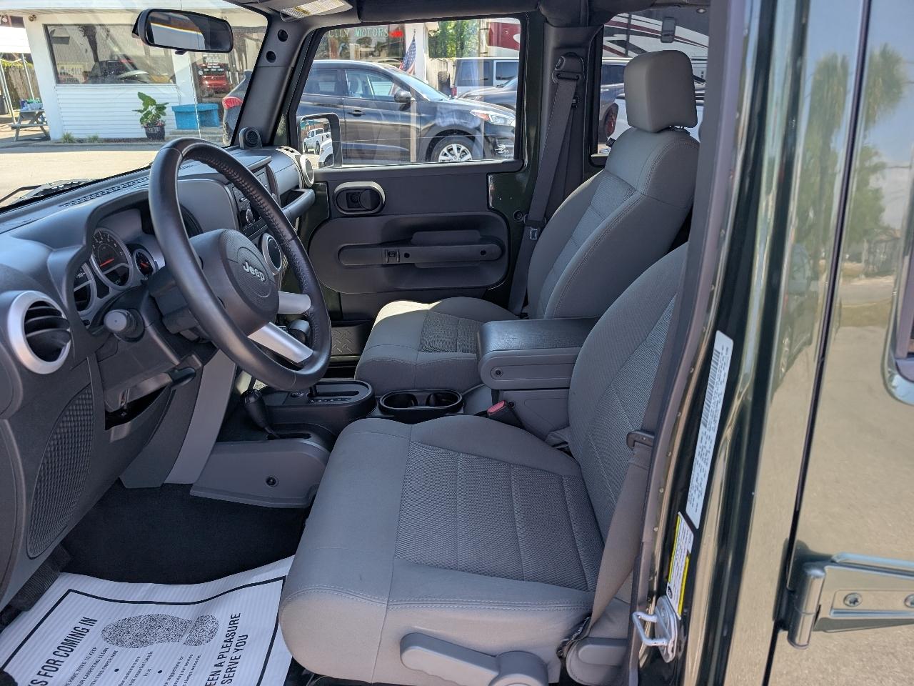 Jeep Wrangler 4WD 4dr Unlimited Sahara 2008