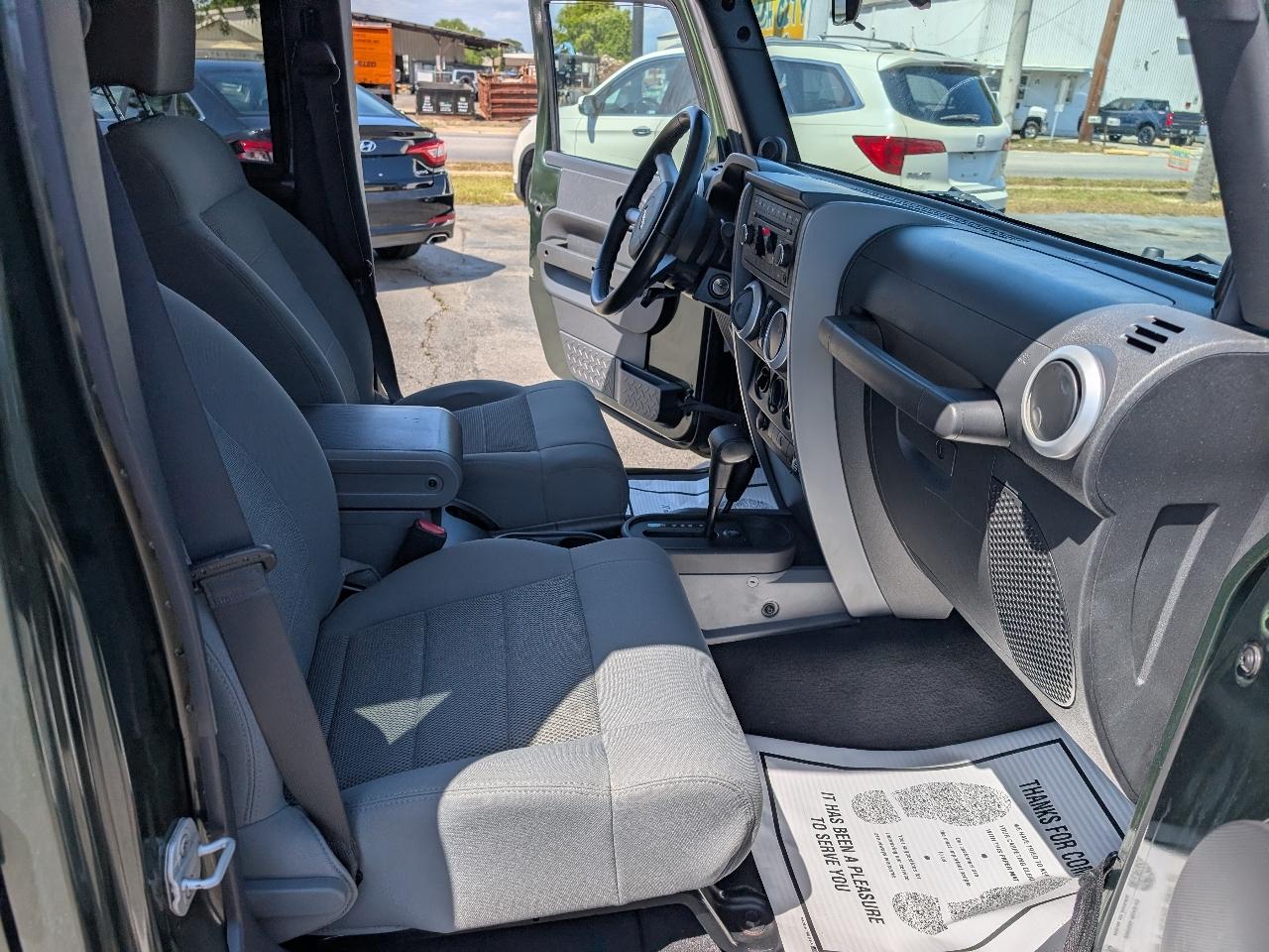 Jeep Wrangler 4WD 4dr Unlimited Sahara 2008