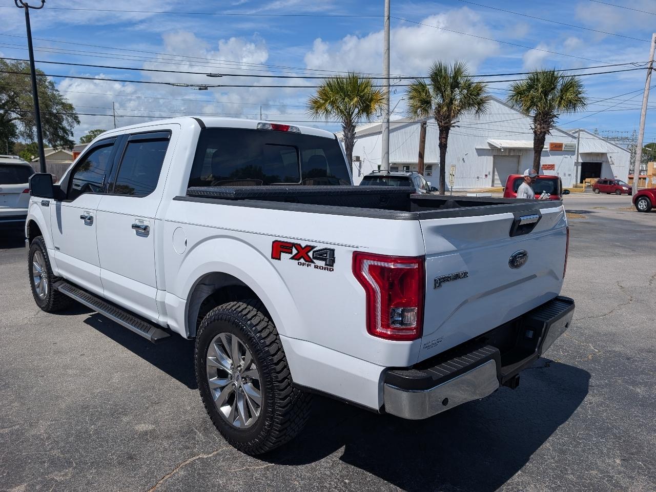 Ford F-150 XLT 4WD SuperCrew 5.5' Box 2017