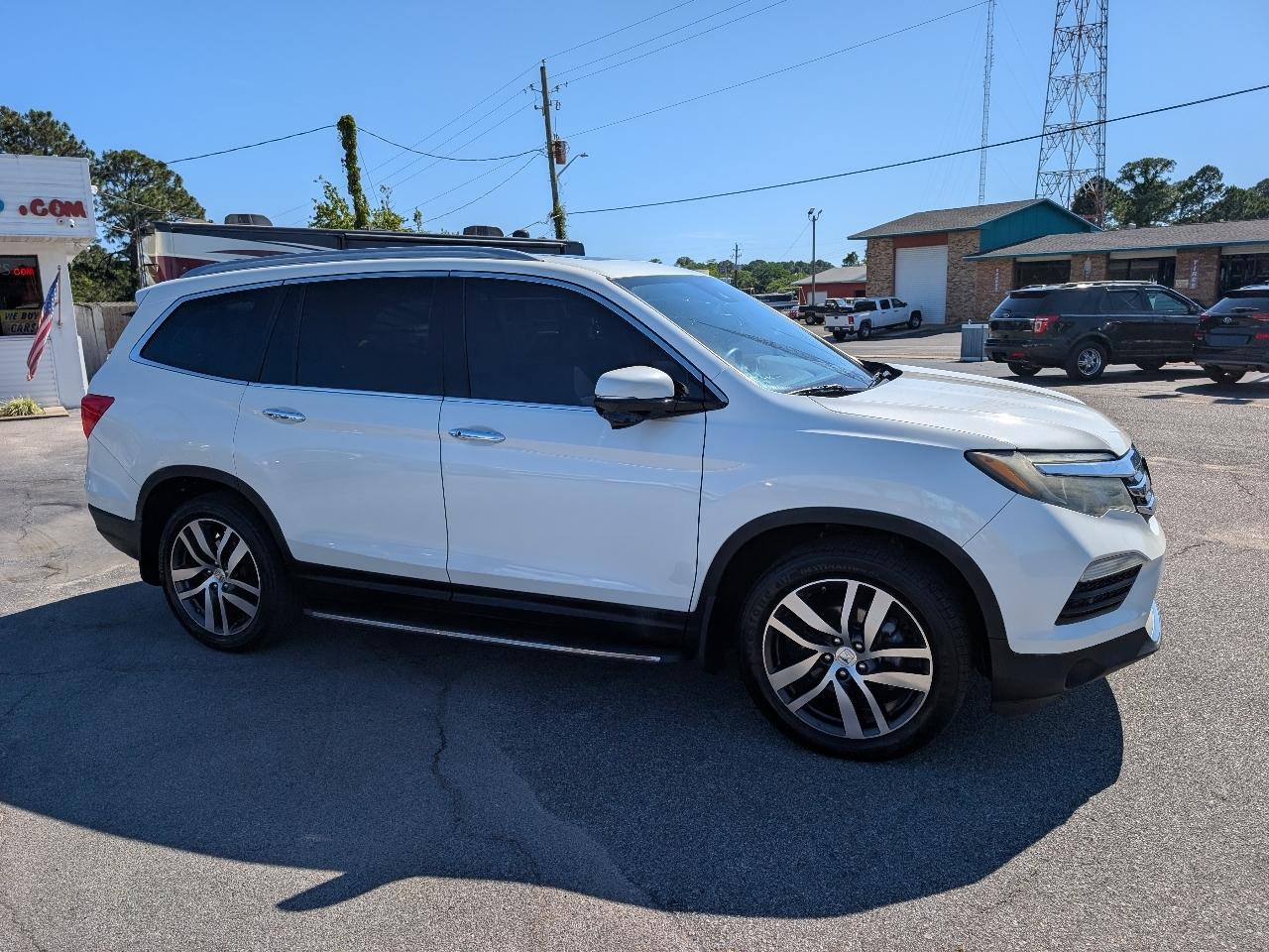 Honda Pilot 2WD 4dr Touring w/RES & Navi 2016