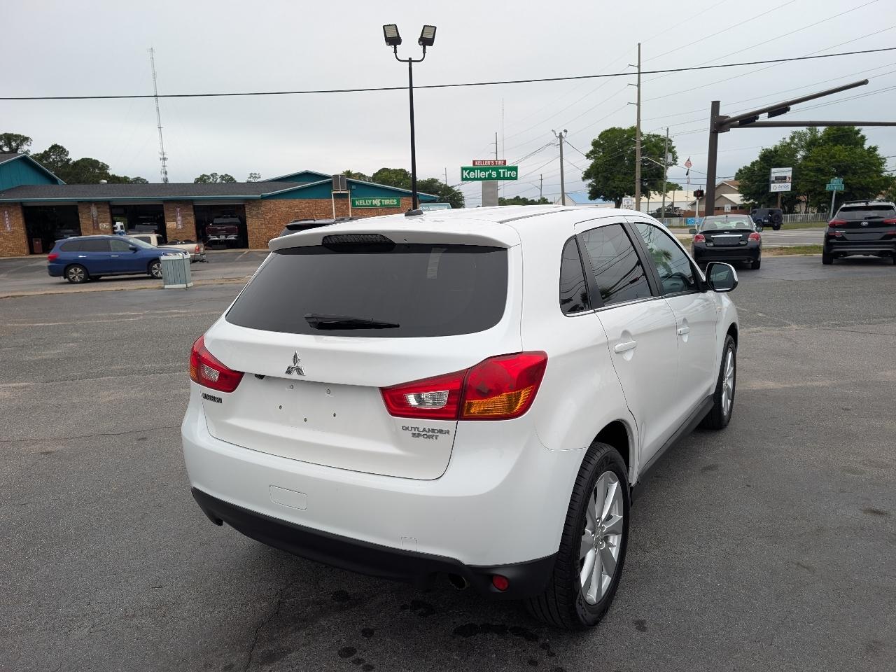 Mitsubishi Outlander Sport  2014