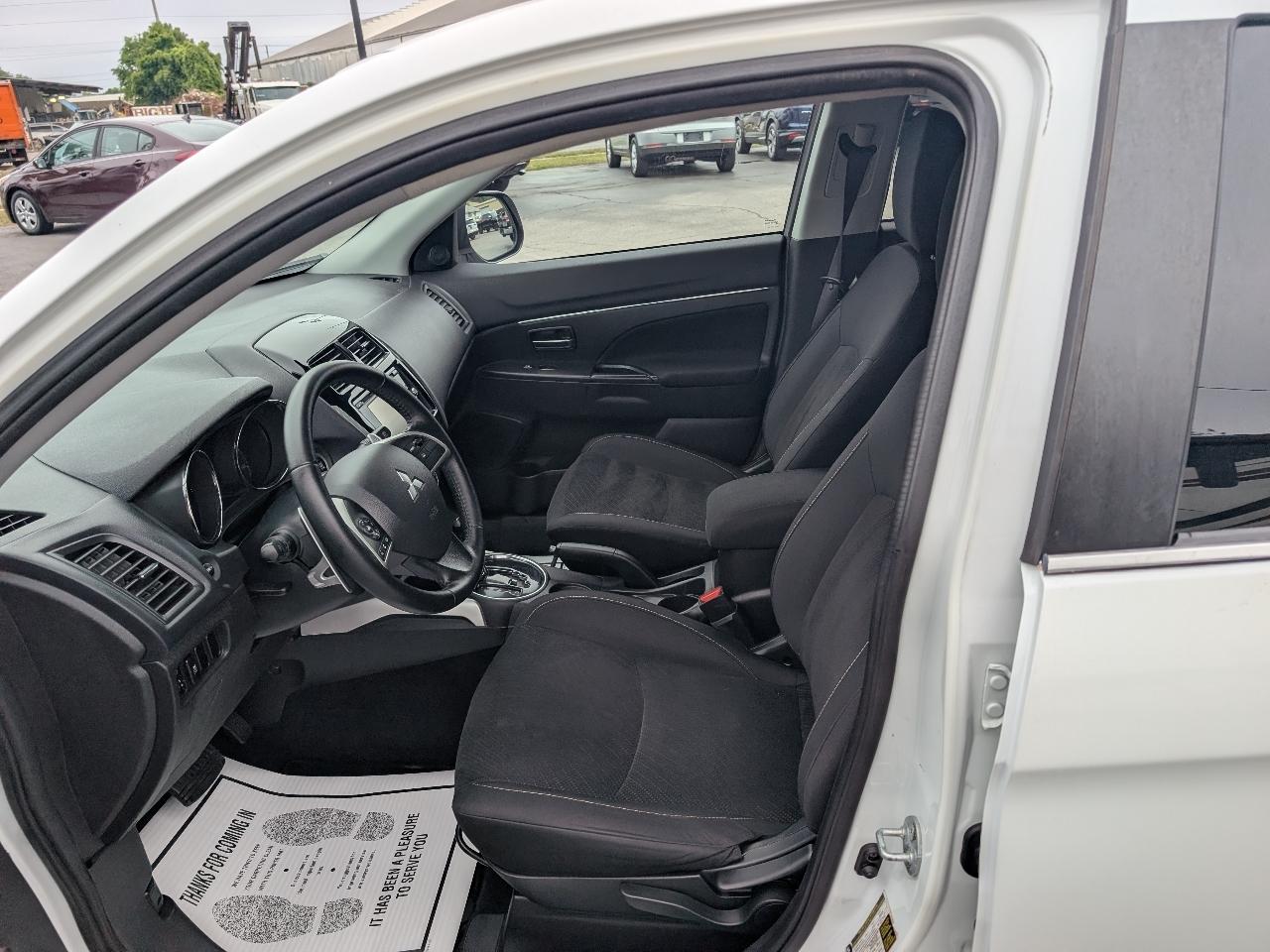 Mitsubishi Outlander Sport  2014
