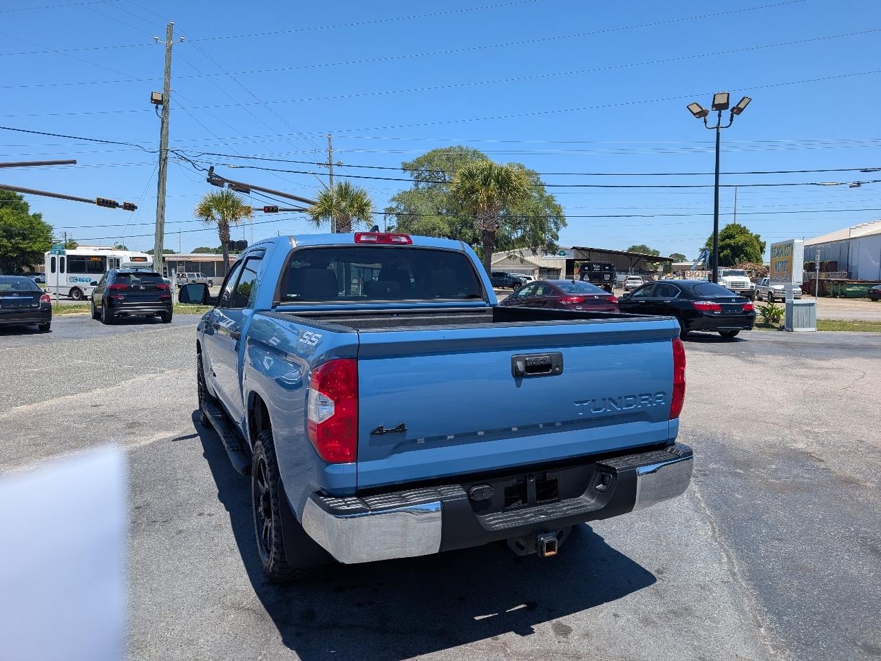 Toyota Tundra 4WD SR5 CrewMax 5.5' Bed 5.7L (Natl) 2021