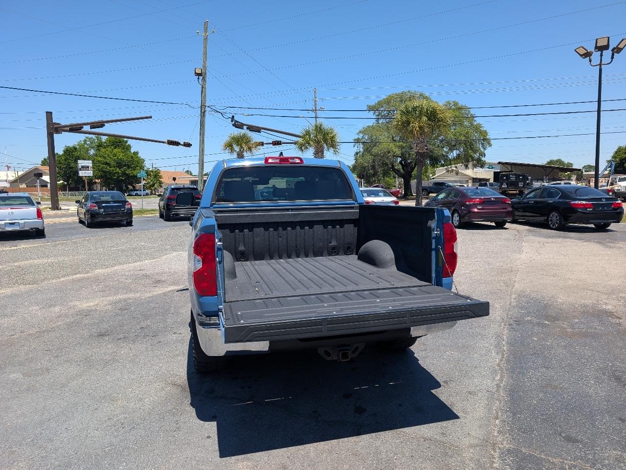 Toyota Tundra 4WD SR5 CrewMax 5.5' Bed 5.7L (Natl) 2021