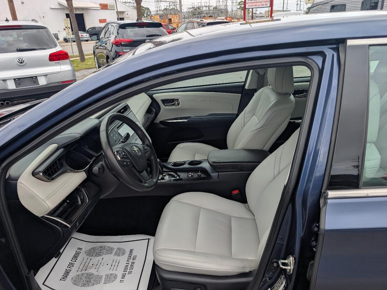 Toyota Avalon 4dr Sdn XLE Touring (Natl) 2015