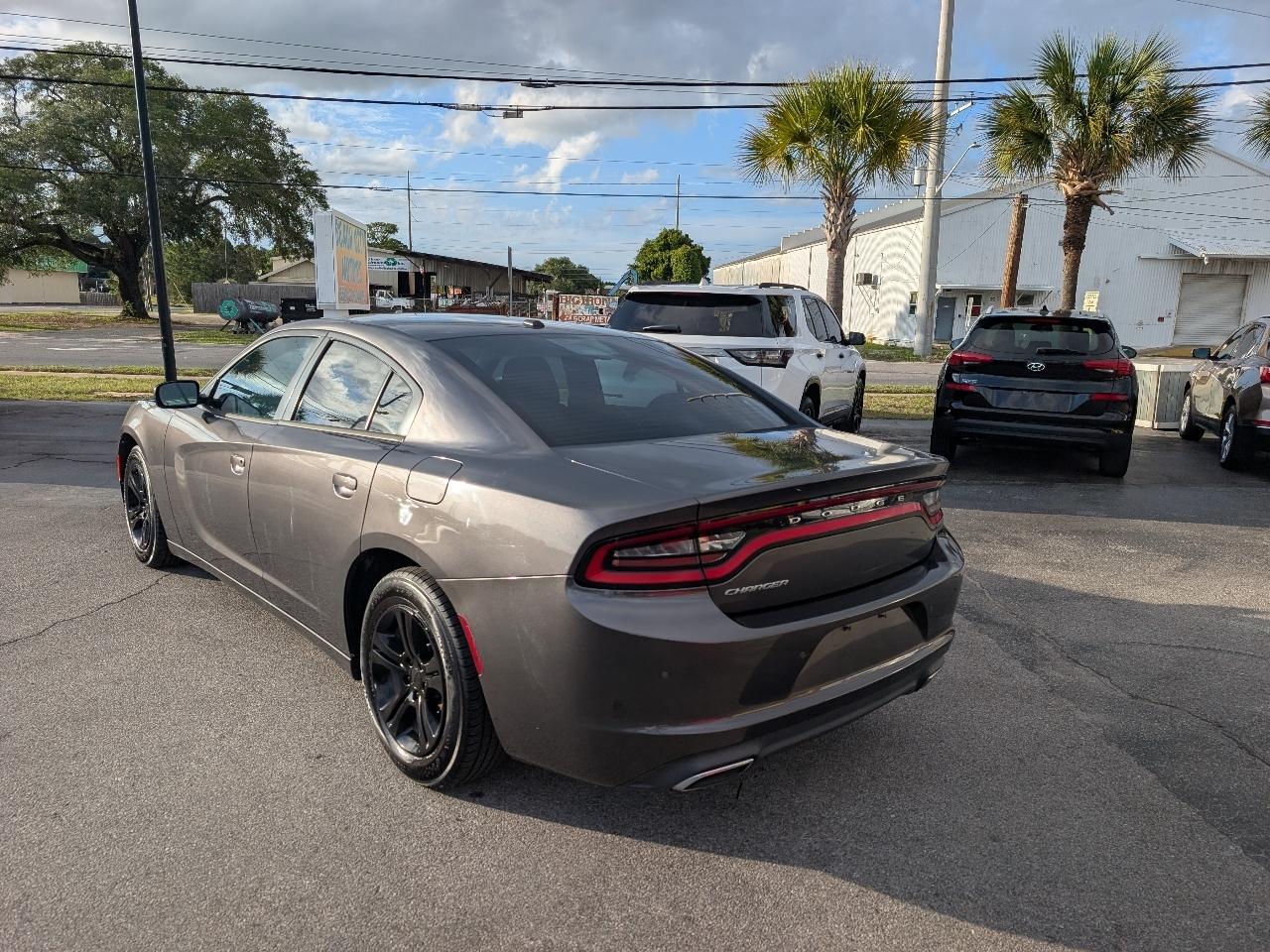 Dodge Charger 4dr Sdn SE RWD 2015